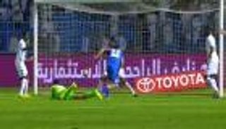 خبير تحكيمي: هدف الهلال غير صحيح.. و 3 ركلات جزاء لم تحتسب