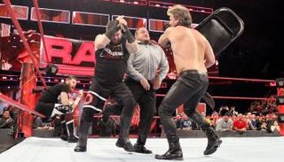 اشتباك قوي بين المصارعين الأربعة