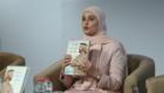 عهود الرومي لـ"العين": "تأملات في السعادة والإيجابية"رسالة للشباب