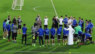 الوحدة الإماراتي يستعد للهلال السعودي