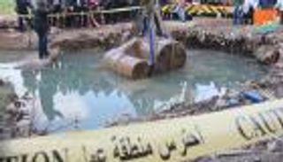 بالصور والفيديو.. مصر تُنهي انتشال تمثال رمسيس الثاني الكبير