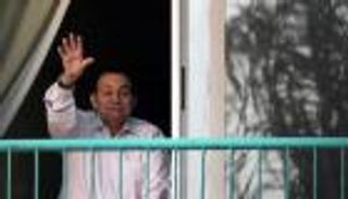 القضاء المصري يخلي سبيل مبارك بعد انتهاء حبسه احتياطيا