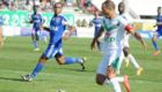 الرجاء والدفاع الجديدي يرفضان صدارة الدوري المغربي