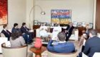 قرقاش يستقبل وفدا برلمانيا كنديا