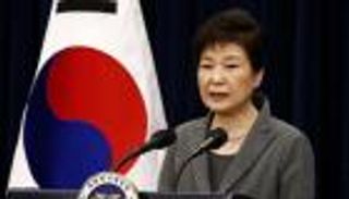 الادعاء يخطر رئيسة كوريا السابقة بخطة استدعائها الأربعاء