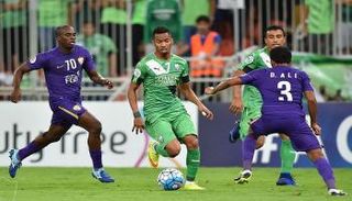 دفاع العين يعاني