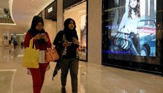 استخدمي حقيبة الظهر في الأيام التي تحملين فيها أوزانا ثقيلة