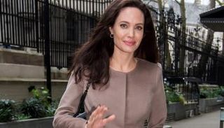 أنجلينا جولي خضعت لجراحة عام 2013