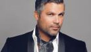 فارس كرم: لهذا السبب تشابكت بالأيدي مع راكب على الطائرة 