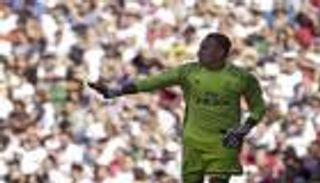 جوارديولا يفكر في استبدال حارس البارسا بالريال