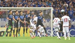 لقطة من مباراة اليابان والإمارات