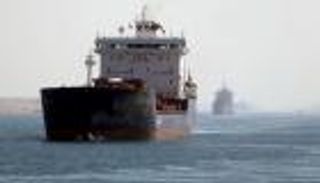 قوات صومالية تتشابك مع قراصنة خطفوا سفينة وقود