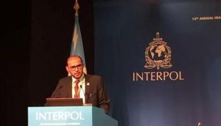 الحمادي أثناء إلقاء كلمة الإمارات بالمؤتمر