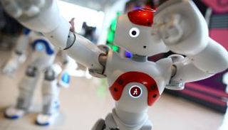 أحد الروبوتات في معرض تايلاند للمنتجات الاستهلاكية (رويترز)