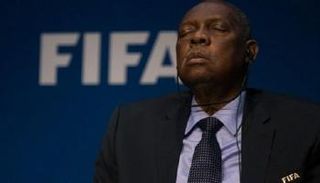 عيسى حياتو غارقا في النوم