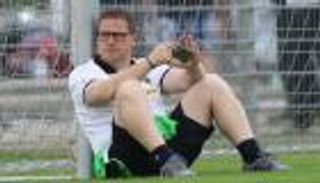 "إبريل جلادباخ" ينفي مفاوضات البايرن