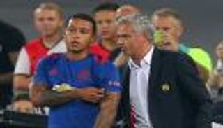 ديباي يرفض انتقاد مورينيو بسبب تجميده