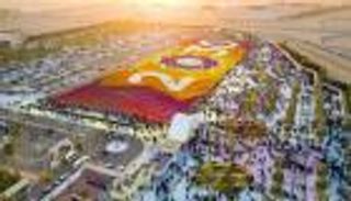 ينبع تدخل "جينيس" بأكبر سجادة زهور في العالم