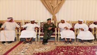 رئيس الأركان الإماراتي برفقة أسرة الشهيد 