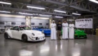 شاهد... أر دابليو بي لتعديل سيارات بورش في الإمارات