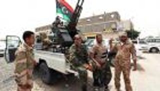 الجيش الليبي يسيطر على غرب بنغازي بالكامل