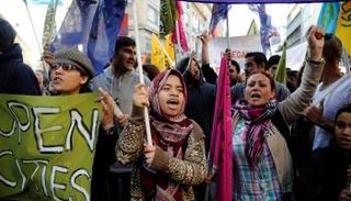 جانب من المظاهرات في أثينا - رويترز