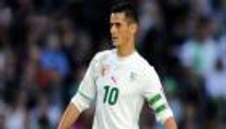 "أوزيل الجزائر" يعادل رقم صايفي "التاريخي"