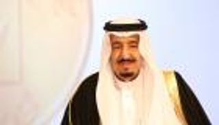 العاهل السعودي يتلقى اتصالاً هاتفياً من ملك البحرين