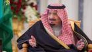 الملك سلمان يتلقى اتصالا هاتفيا من الرئيس الفرنسي