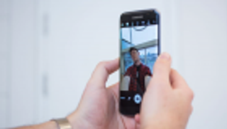 جالاكسي S8 في مواجهة آيفون بكاميرا تصور ألف إطار بالثانية