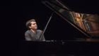 عزف منفرد للإسباني خوان بيريث فلوريستان في مهرجان أبوظبي 2017