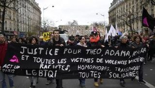 جانب من المظاهرات فى باريس