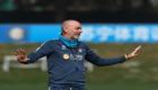 مدرب إنتر: حلم دوري الأبطال أصبح بعيدا