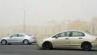 العاصفة مدار تثير الغبار وتعلق الدراسة في بعض مناطق السعودية