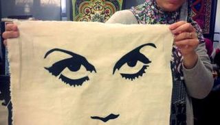 إحدى الحرف اليدوية في مشروع 