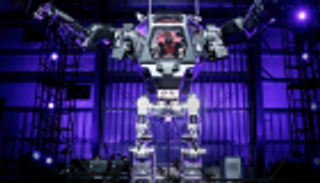 بالفيديو.. مؤسس أمازون يختبر روبوتا عملاقا