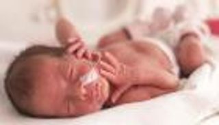 في عيد الأم.. بريطانية تضرب ابنتها الرضيعة حتى الموت