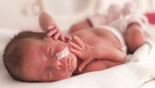 الأم وصديقها ينكران تهمة قتل الطفلة أو السماح بقتلها