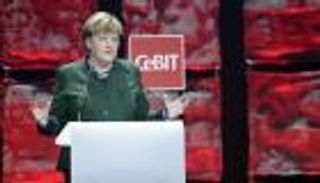 ميركل: نحتفظ بالحق في منع مسؤولين أتراك من الدعاية للاستفتاء