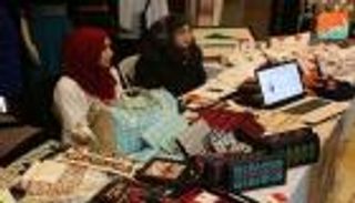 "منتجات نسائنا".. معرض يتحدى الحصار ويمكّن المرأة الفلسطينية