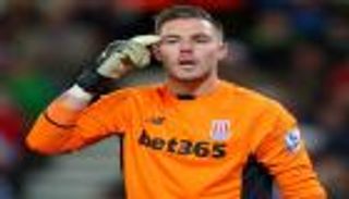 حارس ستوك سيتي من شائعات أرسنال