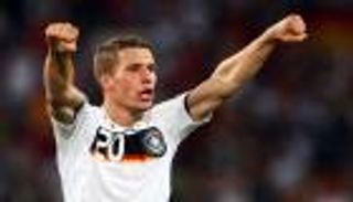 بودولسكي.. خطفته ألمانيا.. وصفع بالاك أشهر لقطاته‎