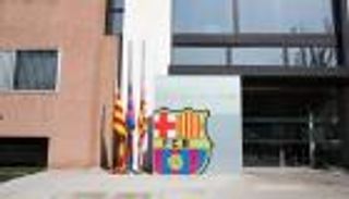 وفاة مهندس صفقة انتقال كرويف إلى برشلونة 