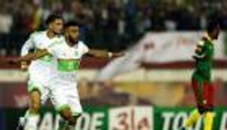 تهمة الخيانة تلاحق نجوم الجزائر 