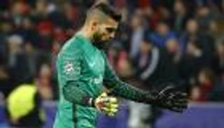 أتلتيكو يجدد عقد حارسه مويا