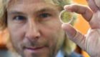 عملات تشيكية تحمل صور نيدفيد وبانينكا