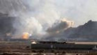 التحالف يقصف مواقع الحوثيين ويعترض صاروخين بالستيين