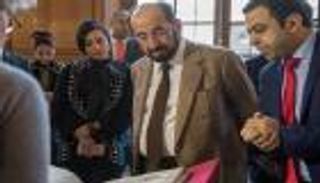 بالصور.. حاكم الشارقة يزور المكتبة الوطنية في باريس