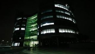 مبنى الإمارات للطاقة النووية يشارك في 