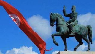 تمثال لبورقيبة في تونس